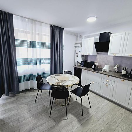 Comapart1 Бакэу Экстерьер фото