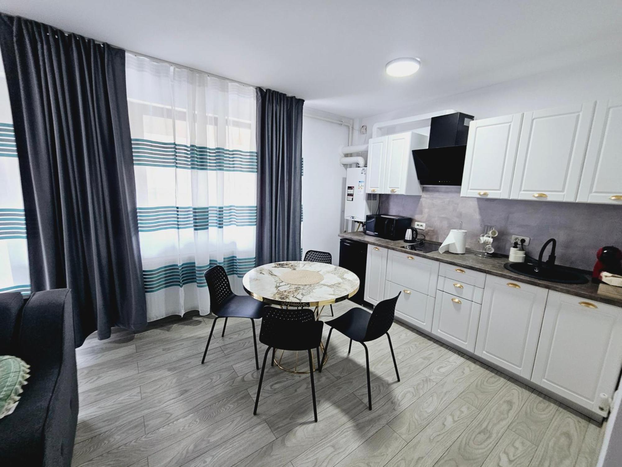 Comapart1 Бакэу Экстерьер фото